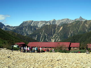 常念小屋から槍ヶ岳
